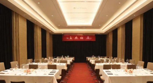 上海会议场地租赁：上海盛大年会场地搭建首选，泓澜文化专业服务电话一览