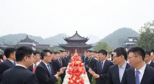 昆山适合办年会的地方：昆山公司年会活动策划公司，泓澜文化领跑行业前十